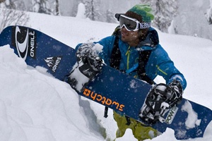 Snowboarding a Flat ECommerce Bootstrap Responsive Web Template