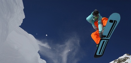 Snowboarding a Flat ECommerce Bootstrap Responsive Web Template